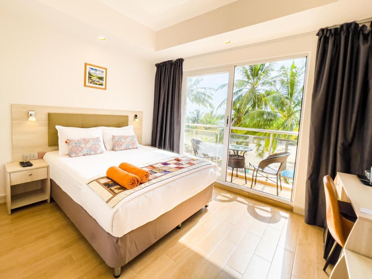 Icom Marina Sea View Otel Maafushi Dış mekan fotoğraf