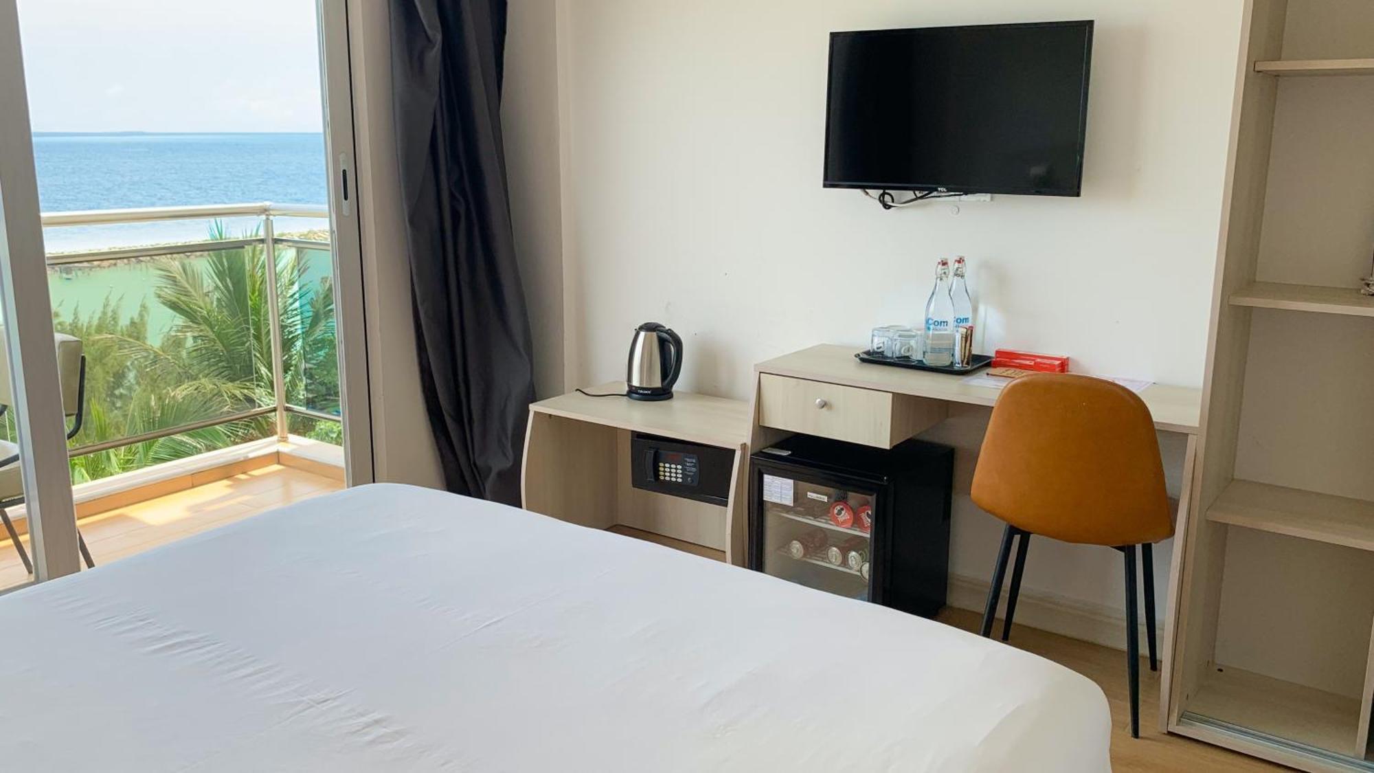 Icom Marina Sea View Otel Maafushi Dış mekan fotoğraf